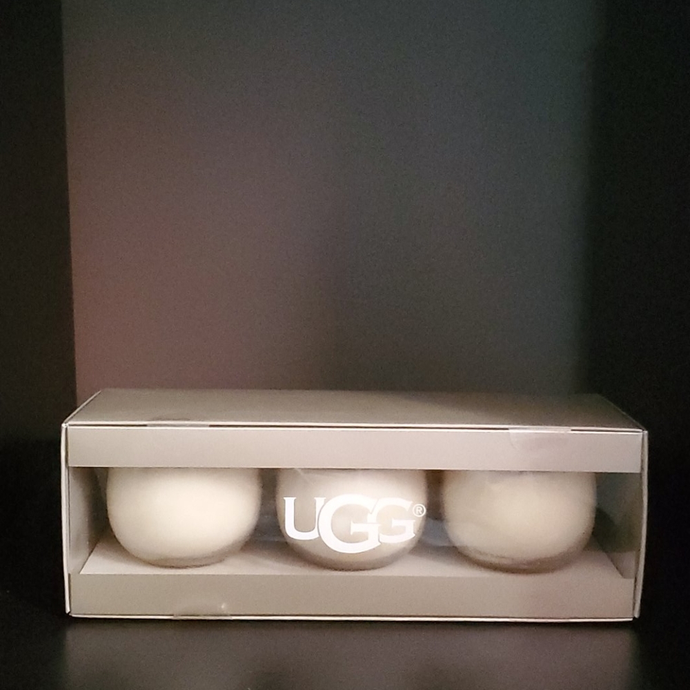 UGG VOTIVE CANDLE  SET  NEW!!